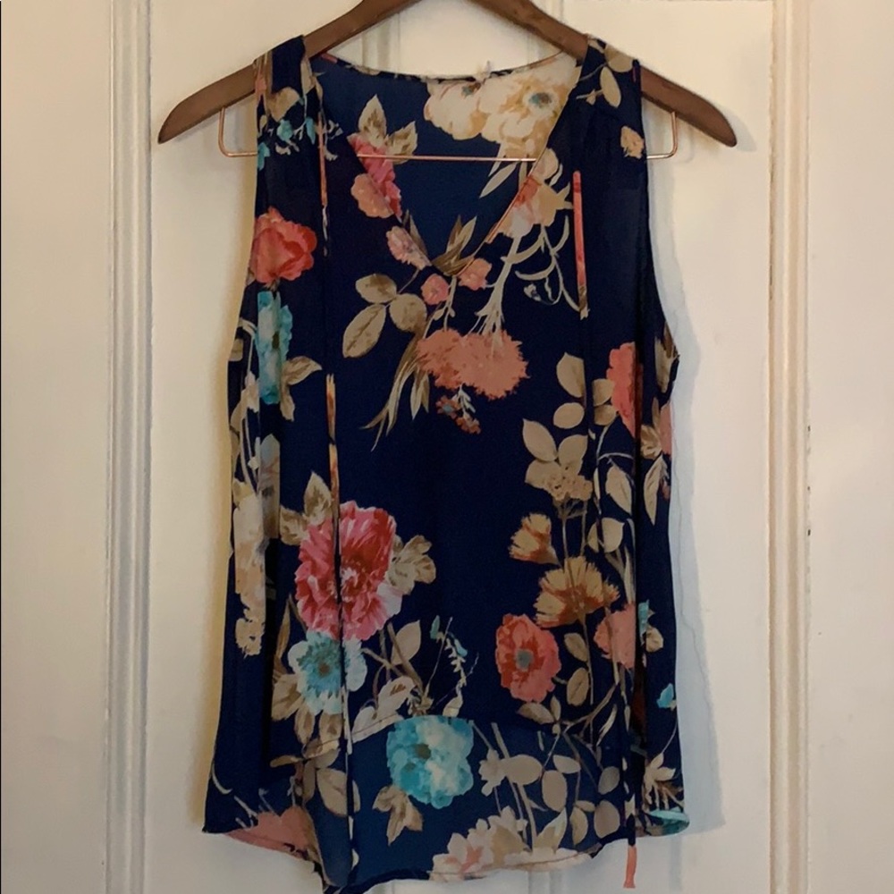Tie neck top